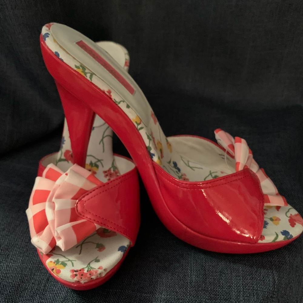Betsey Johnson Red Patent Leather Ruffled Slides